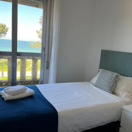 Apartment Primera Linea De Playa America Con Garaje Nigran